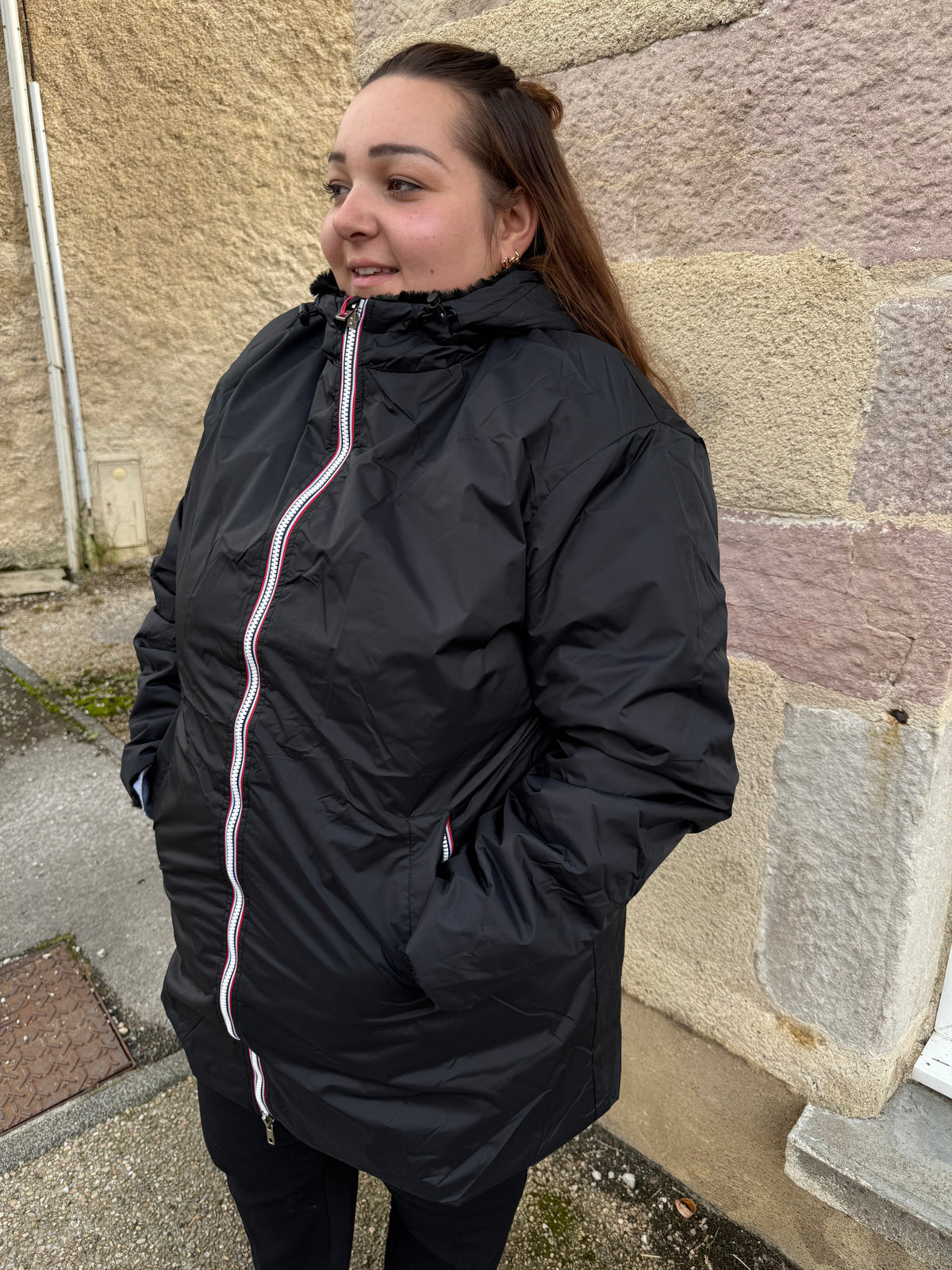 Parka noire fourrée