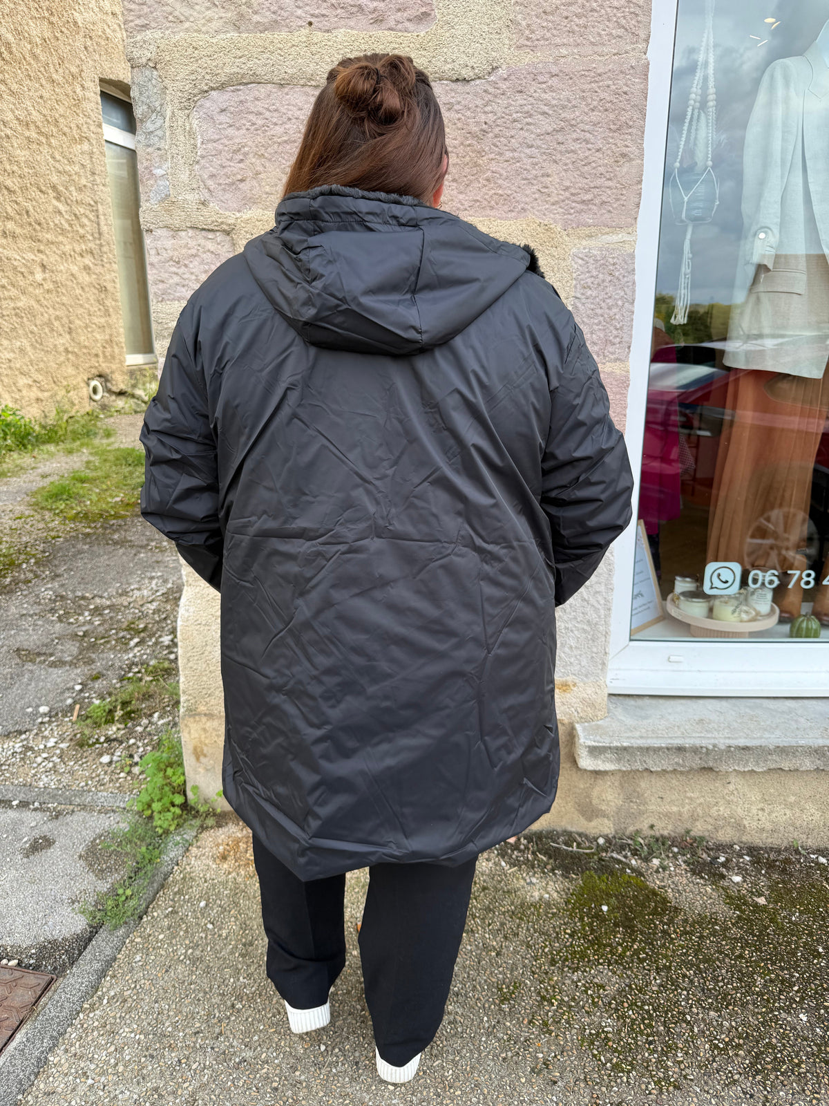 Parka noire fourrée