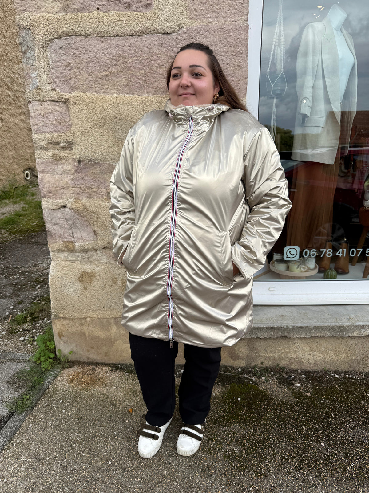 Parka imperméable fourrée dorée